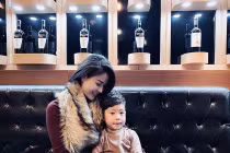 Thời trang đời thường sành điệu của Cúc trong "Những cô gái trong thành phố"