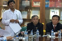 Vụ tái chế rác thải y tế: Đuổi việc 5 cán bộ