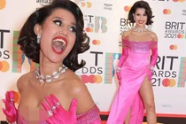 “Nóng mắt” loạt mỹ nhân mặc trang phục hở bạo tại thảm đỏ Brit Awards 2021
