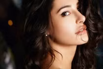 Học lỏm bí quyết duy trì nhan sắc tươi trẻ như phụ nữ Ấn Độ