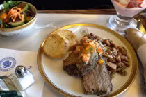 Thực đơn đặc biệt ít biết trên chuyên cơ Tổng thống Mỹ