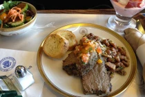 Thực đơn đặc biệt ít biết trên chuyên cơ Tổng thống Mỹ