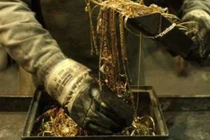 Tận mắt xem chế tác vàng trang sức cực công phu