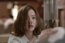 Gặp lại kẻ phụ bạc, chỉ một hành động của anh ta tôi sống không bằng chết