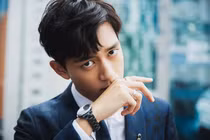 “Gun thần” “Cá mực hầm mật” sở hữu gu thời trang khiến fan nữ bấn loạn