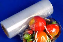 Kinh hoàng màng bọc thực phẩm chứa chất gây vô sinh