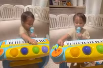 Bất ngờ ái nữ Hồ Ngọc Hà chưa đầy 2 tuổi đã cầm mic hát hay