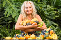 Nhan sắc trẻ trung của người phụ nữ chỉ ăn hoa quả thay cơm
