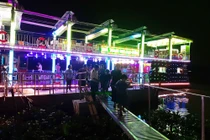 Du thuyền không phép ngang nhiên lập bến, chở khách trên sông Sài Gòn