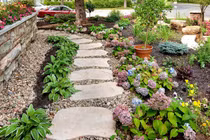 Cách thiết kế những vườn hoa nhỏ cho nhà đẹp đón hè