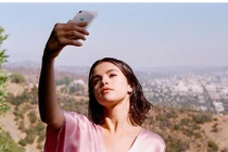 Ít ai ngờ những đồ dùng này đang “ngấm ngầm” tàn phá nhan sắc của bạn