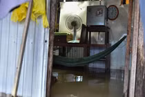 Cuộc sống của người dân Phú Quốc trong trận mưa ngập lịch sử