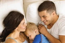 Bí quyết duy trì sự lãng mạn cho những cặp vợ chồng sau khi có em bé