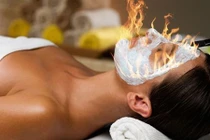 Hãi hùng dịch vụ làm đẹp bằng xương rồng, đốt lửa trên da