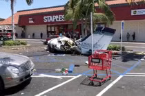 Mỹ: Máy bay đâm xuống bãi đỗ xe, toàn bộ phi hành đoàn thiệt mạng