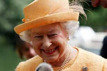 Những sự thật thú vị về đặc quyền của Nữ hoàng Anh