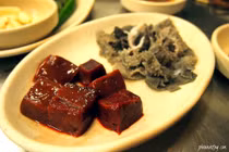 Rùng mình với món gan bò sống được ưa chuộng ở Hàn Quốc