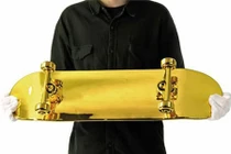 Cận cảnh ván trượt bằng vàng đắt nhất thế giới 