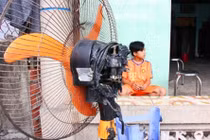 Kỳ lạ đồ đạc trong nhà tự bốc cháy ở Long An 