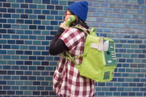 Những chiếc túi xách kỳ lạ giúp bạn nổi bật giữa phố