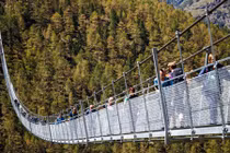 Cầu treo đi bộ dài nhất thế giới mở cửa đón du khách