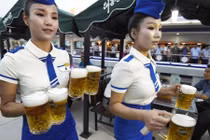 Ảnh hiếm về Lễ hội Bia Taedonggang ở Triều Tiên