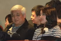 Ngả mũ tài kiếm 60 tỷ một ngày của vợ yêu bầu Kiên