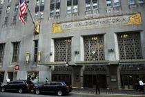 Đại gia “nuốt” khách sạn khủng của Mỹ là ai?