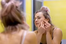 Những dấu hiệu mất cân bằng hormone chị em nào cũng nên biết