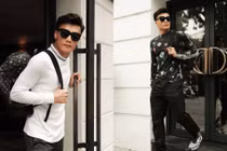 Thủ môn Bùi Tiến Dũng được khen hết lời với loạt trang phục hàng hiệu