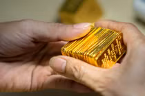 Giá vàng hôm nay 1/10: Nguy cơ giảm xuống 44,3 triệu đồng/lượng