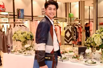 Soi hàng hiệu chất lừ của ca sĩ Noo Phước Thịnh