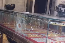 Bình Dương: Truy bắt 2 đối tượng cướp tiệm vàng