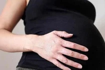 Bí thư thị trấn Lăng Cô...làm hai nhân viên có bầu