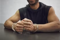 “Yêu râu xanh” lĩnh 40 năm tù vì xâm hại bé gái 5 tuổi