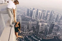 Thót tim với những tấm ảnh “đánh cược mạng sống”