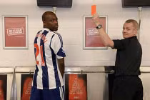 Cầu thủ Anh “khoe” ảnh trong toilet... cảnh báo ung thư