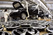 Kinh hoàng robot nghiền nát công nhân tại nhà máy 