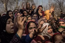 Chùm ảnh sống trong đụng độ của cư dân ở Kashmir 