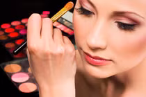 Đàn bà dù có nghèo đến đâu cũng nhất định phải có những thứ này