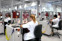 Hình ảnh hiếm bên trong xưởng sản xuất đồng hồ khủng Rolex 