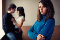 Chồng lạnh nhạt sau khi gặp đồng nghiệp của vợ