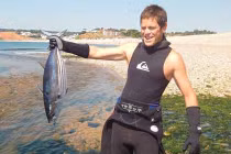 Bắt được chú cá ngừ kỳ lạ ở Anh