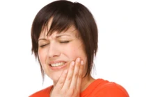 Giảm đau nhức răng khôn không cần tới thuốc