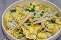 Trứng xào nấm - Món ngon cải thiện miễn dịch, phòng chống cảm lạnh mùa đông