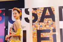 Nhan sắc và gu thời trang của “mợ Xuân” nóng bỏng trong phim Vợ Ba