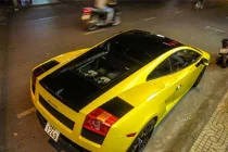 Siêu xe hàng hiếm của VN xuất hiện trên báo Tây