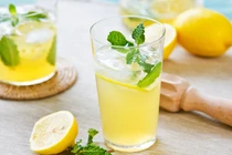 13 tác dụng đáng kinh ngạc của nước chanh