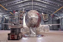 Tò mò công đoạn sơn màu cho máy bay Boeing "khủng"