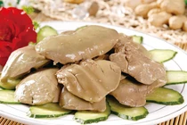 Ba món ăn tàn nhẫn được xem là đặc sản đắt đỏ, nhiều người mê